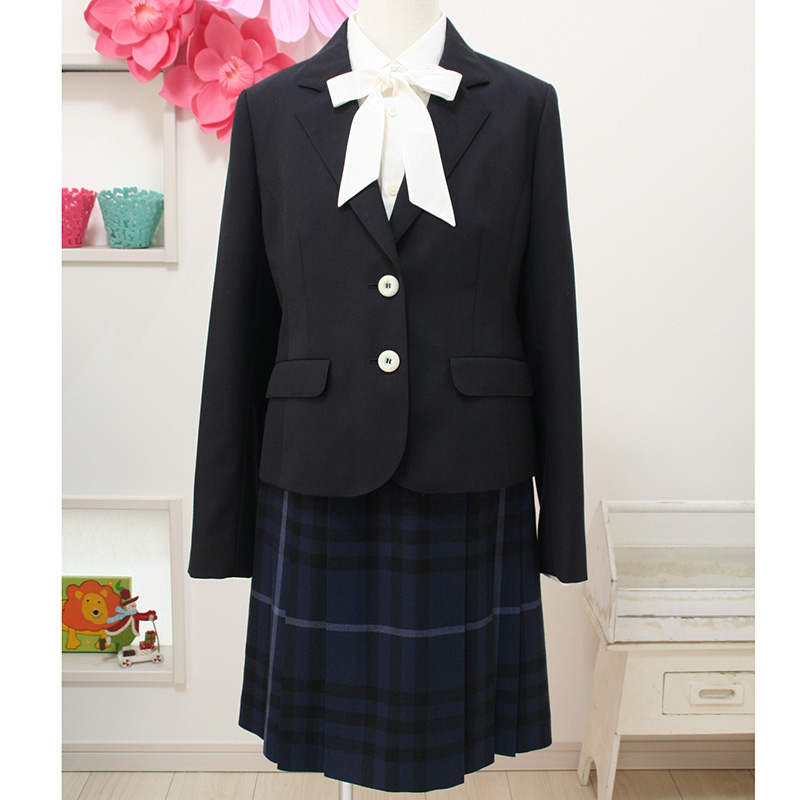 バーバリー 紺ブレザー青系チェックスカートの上品なスーツ 160