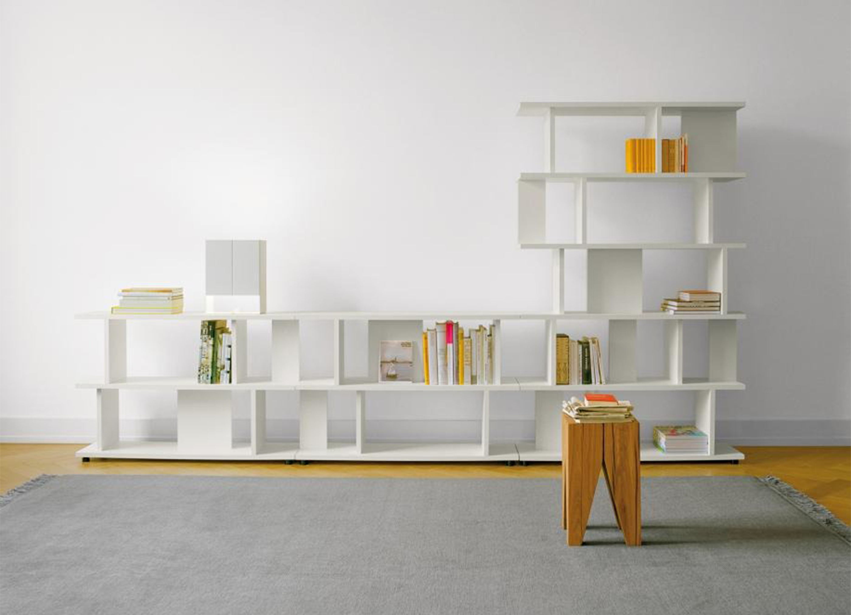e15 / イーフィフティーン】BACKENZAHN SIDE TABLE バッケンザーン
