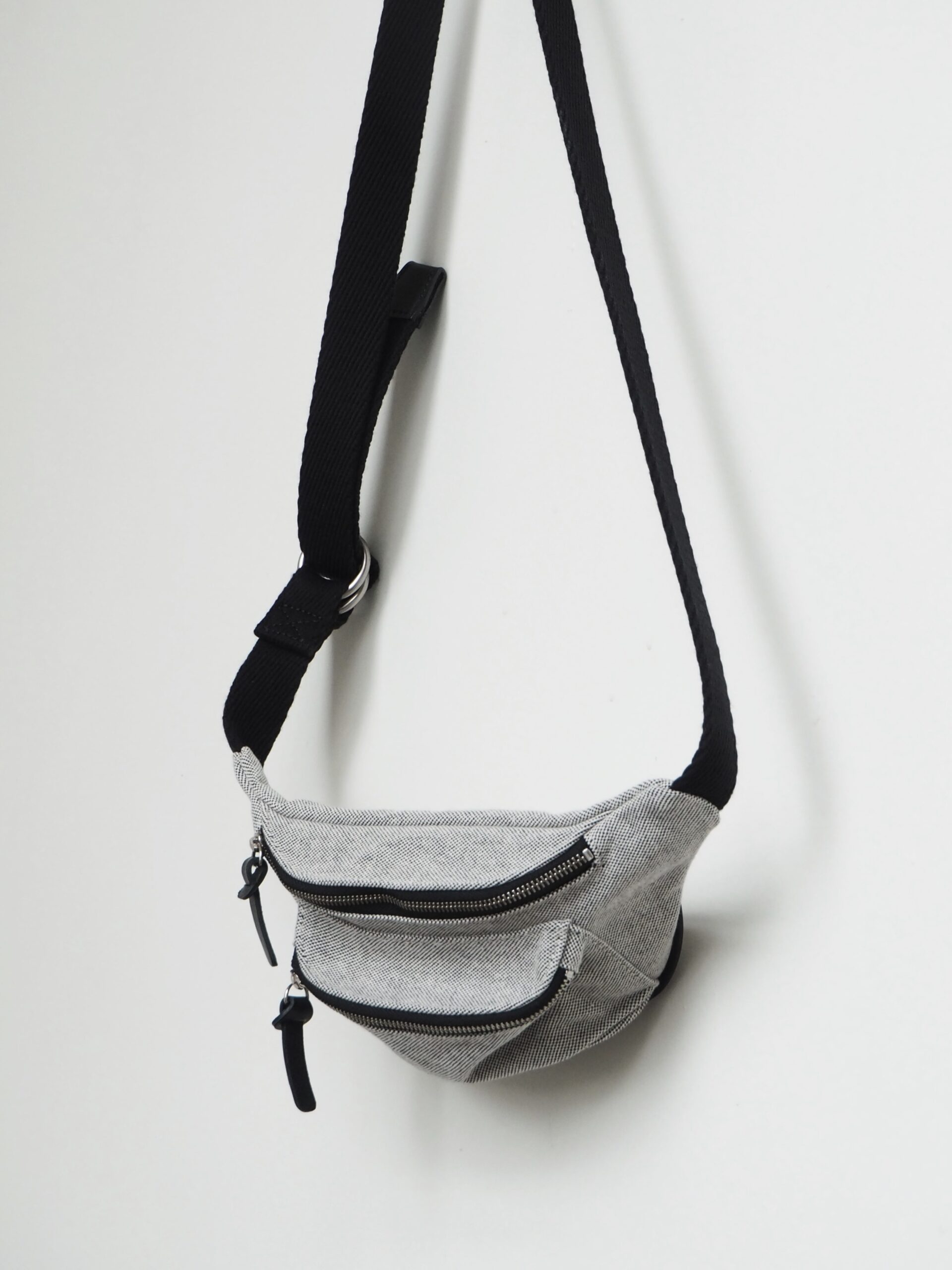 Hender Scheme】 日常使いに最適な新型バッグ “mini waist pouch