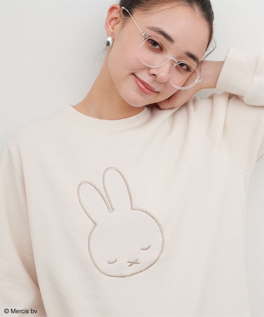 miffy/ミッフィー】スリープ刺繍デザイン裏起毛プルオーバー（別注