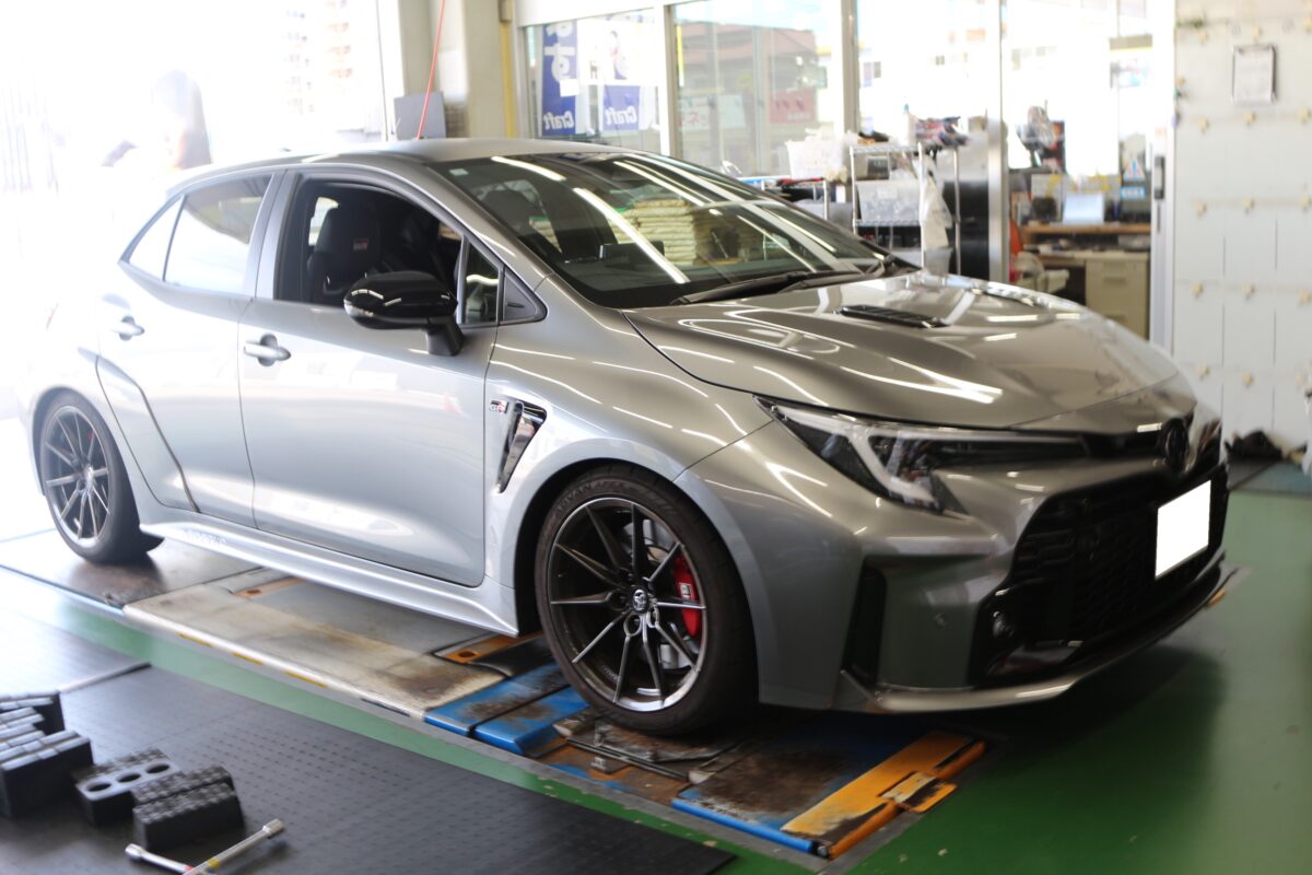 GRカローラ×BBS RI-A】ゴールドカラーでかっこよく決める！ | 多治見店