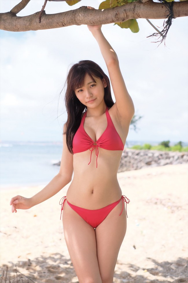 写真）スパガ・浅川梨奈、キュート＆セクシーな水着シーン満載のDVD