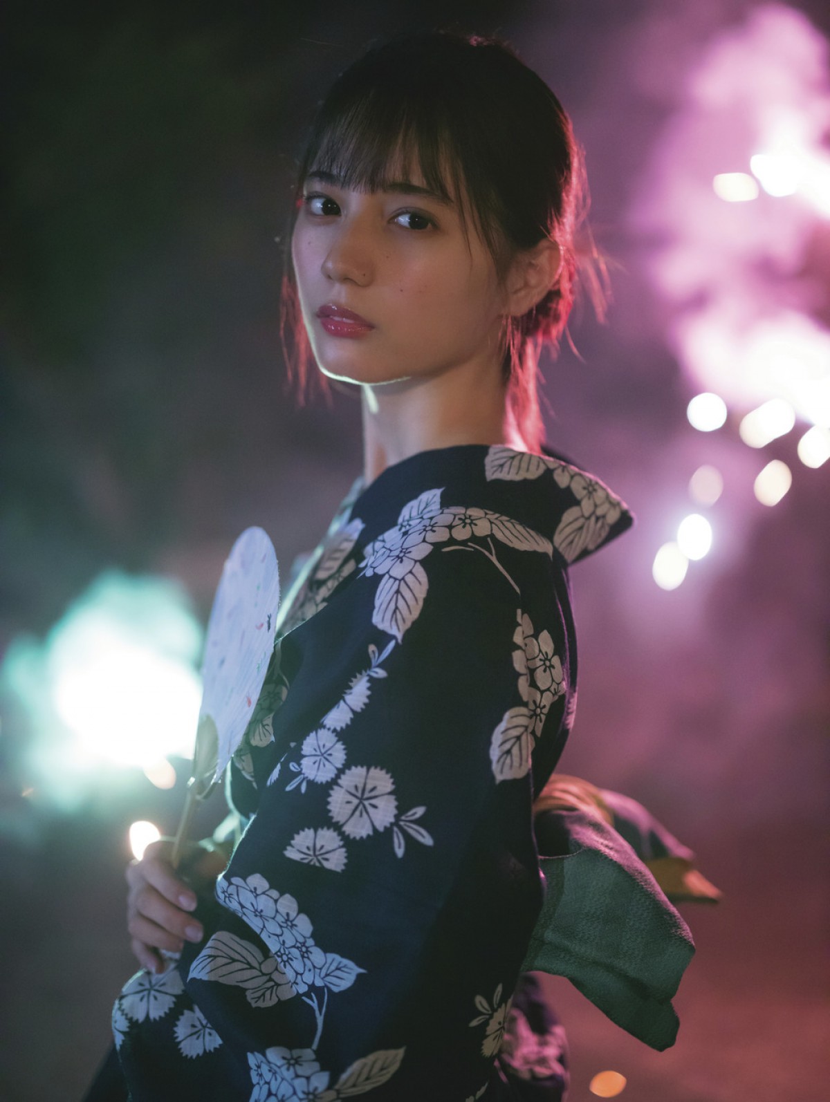 日向坂46・小坂菜緒1st写真集、発売前重版で17万部スタート 浴衣カット