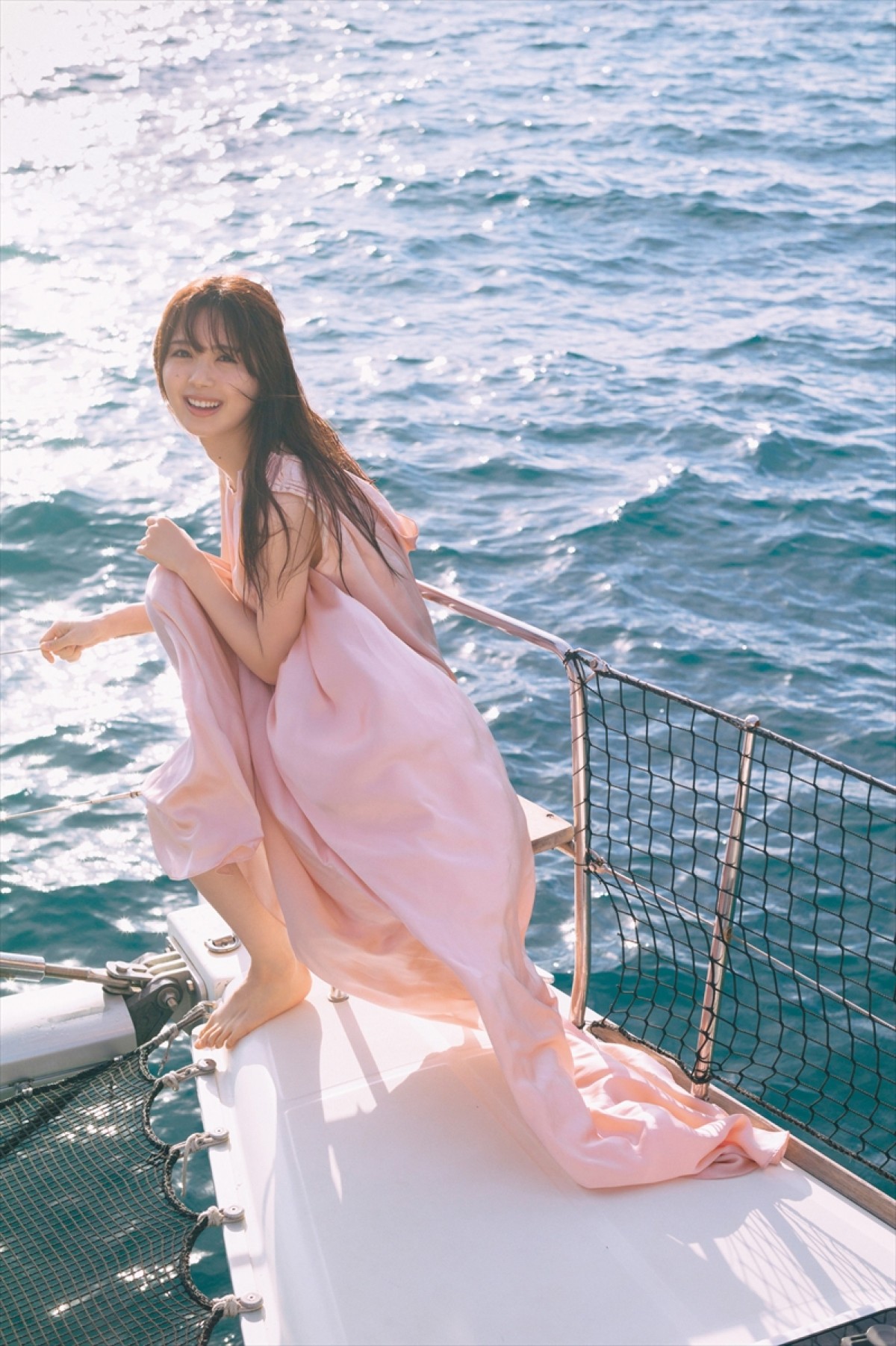 乃木坂46・筒井あやめ、まるでアフロディーテ！ ピンクロングドレス姿