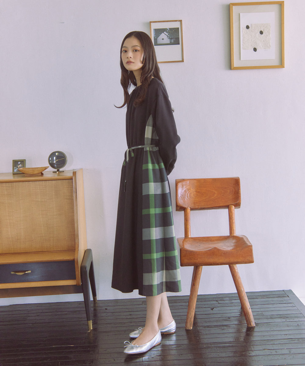 サイドチェック切替ラウンドネックワンピース（ドレス）｜CB