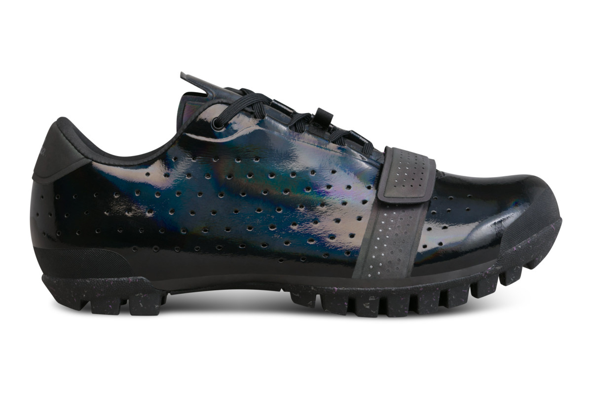 Rapha CLASSIC＆EXPLORE SHOES 機能とルックスを両立した完全新作