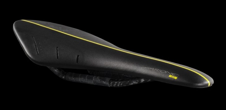 フィジーク アリオネ2013モデル 重量135gのフラッグシップ ARIONE 00