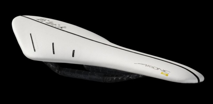 フィジーク アリオネ2013モデル 重量135gのフラッグシップ ARIONE 00