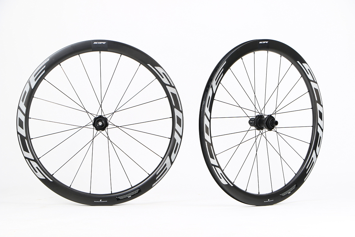 スコープサイクリング R4 DISC オールラウンドに使えるチューブレス