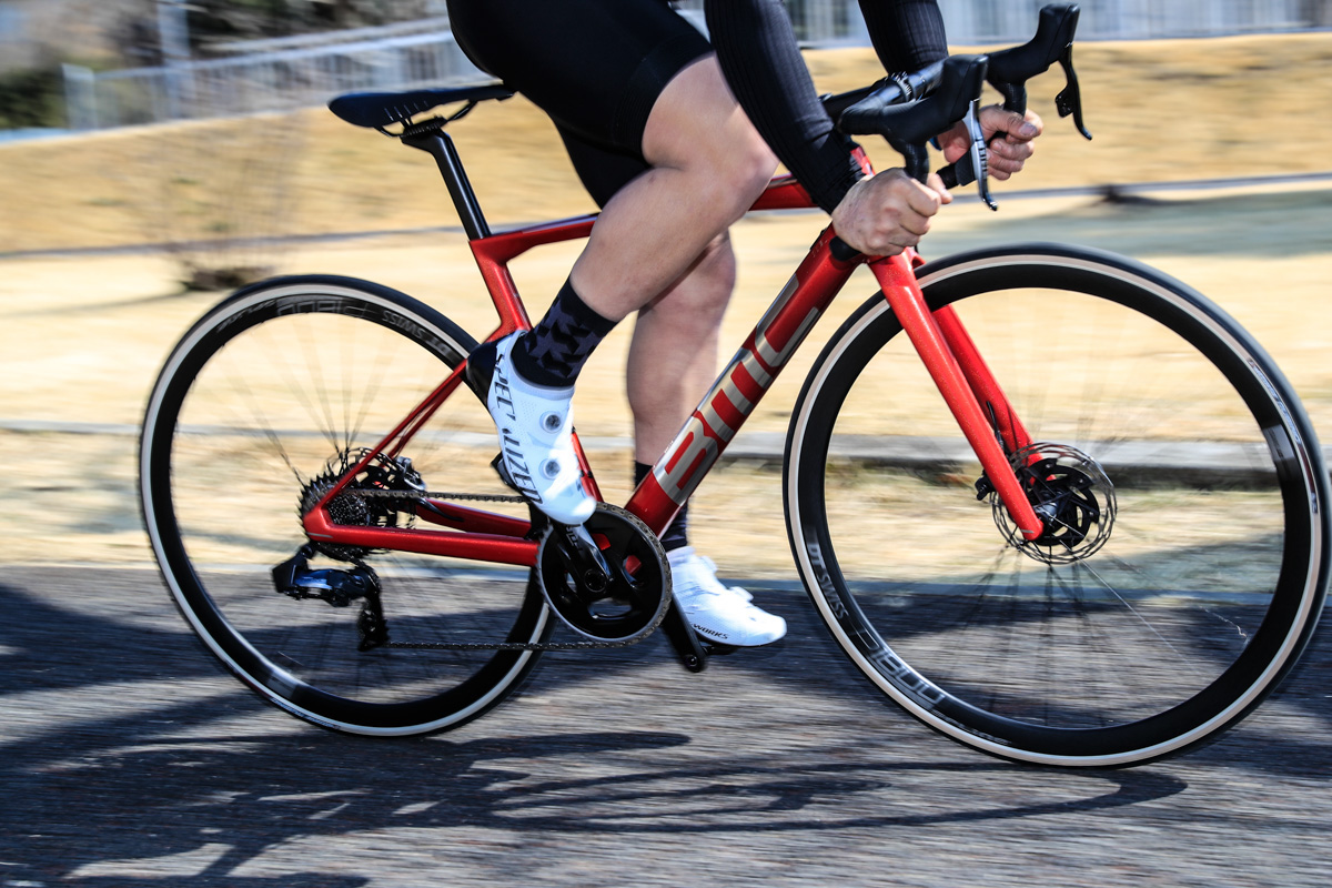 BMC Teammachine SLR TWO スイスが誇るエアロオールラウンドレーサーの