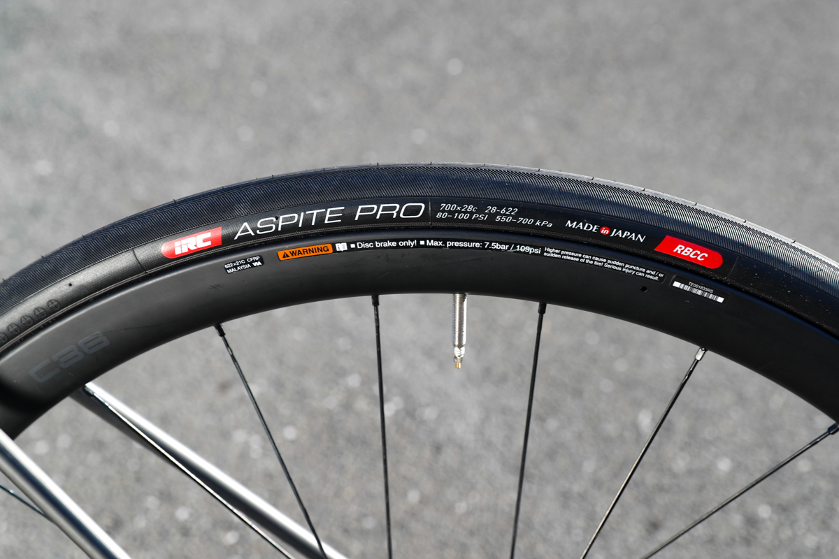 iRCの高性能レーシングクリンチャータイヤ 新型「ASPITE PRO」を徹底