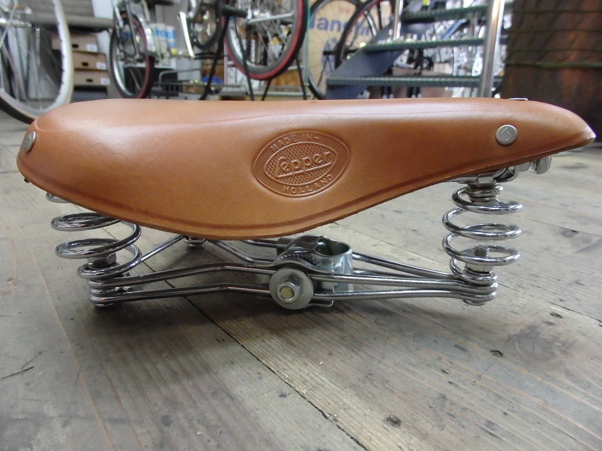 LEPPER 革サドル - 京都の中古自転車・新車販売 サイクルショップ エイリン
