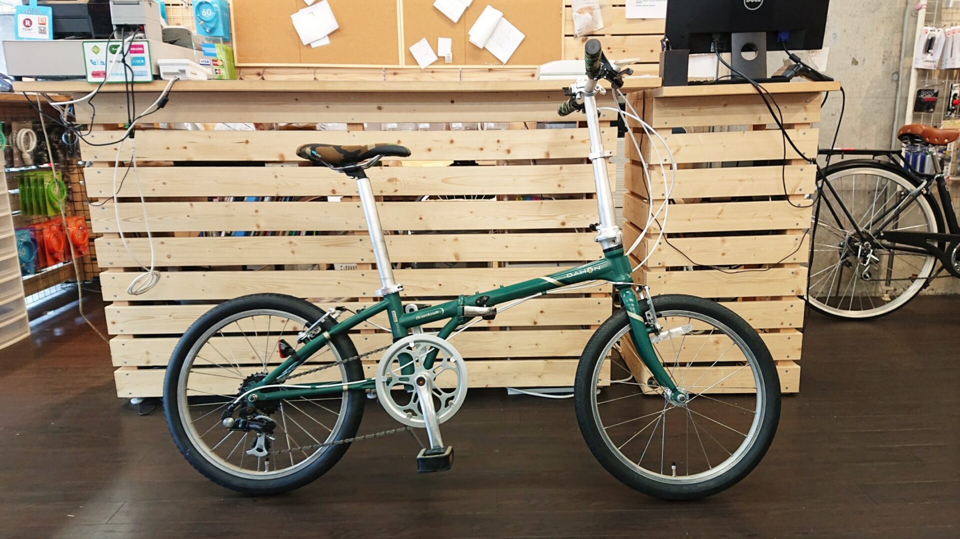 中古ミニベロ】人気の折りたたみ自転車 DAHON Boardwalk D7（ダホン