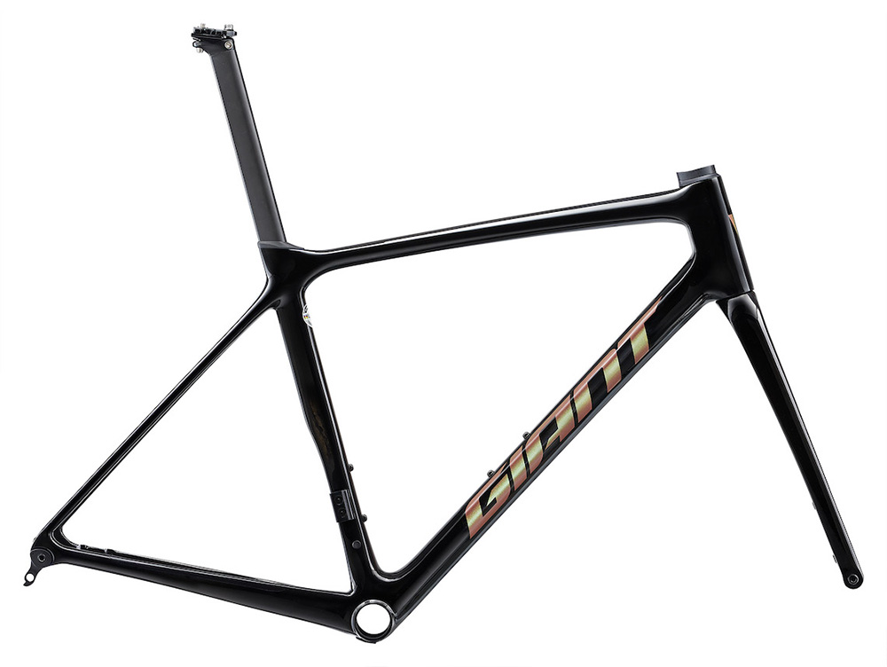 GIANTが「TCR」シリーズの2024年モデルを先行発表、継続モデルは値下げ