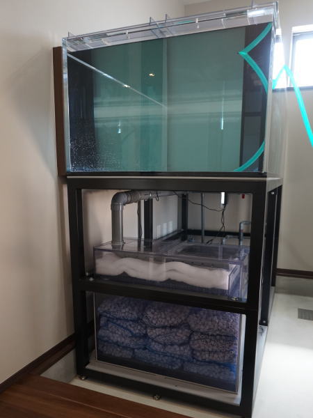 佐賀県唐津市 H 様 1800×900×600 オーバーフロー水槽設備 | アクリル