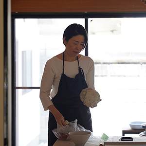 くらしをつくる人 Vol.17 陶芸家 池田優子さん ＜UMI編＞｜お知らせ
