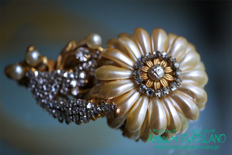 ミリアム ハスケル フラワー ブローチ