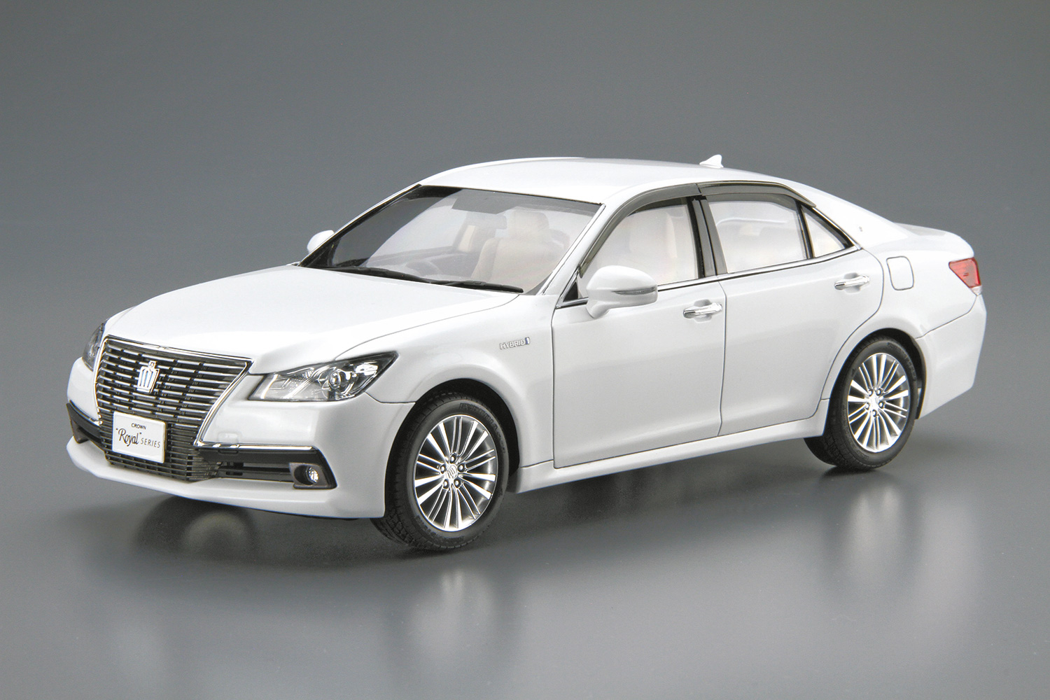 1/24 トヨタ GRS210/AWS210 クラウン ロイヤルサルーンG '15｜株式会社
