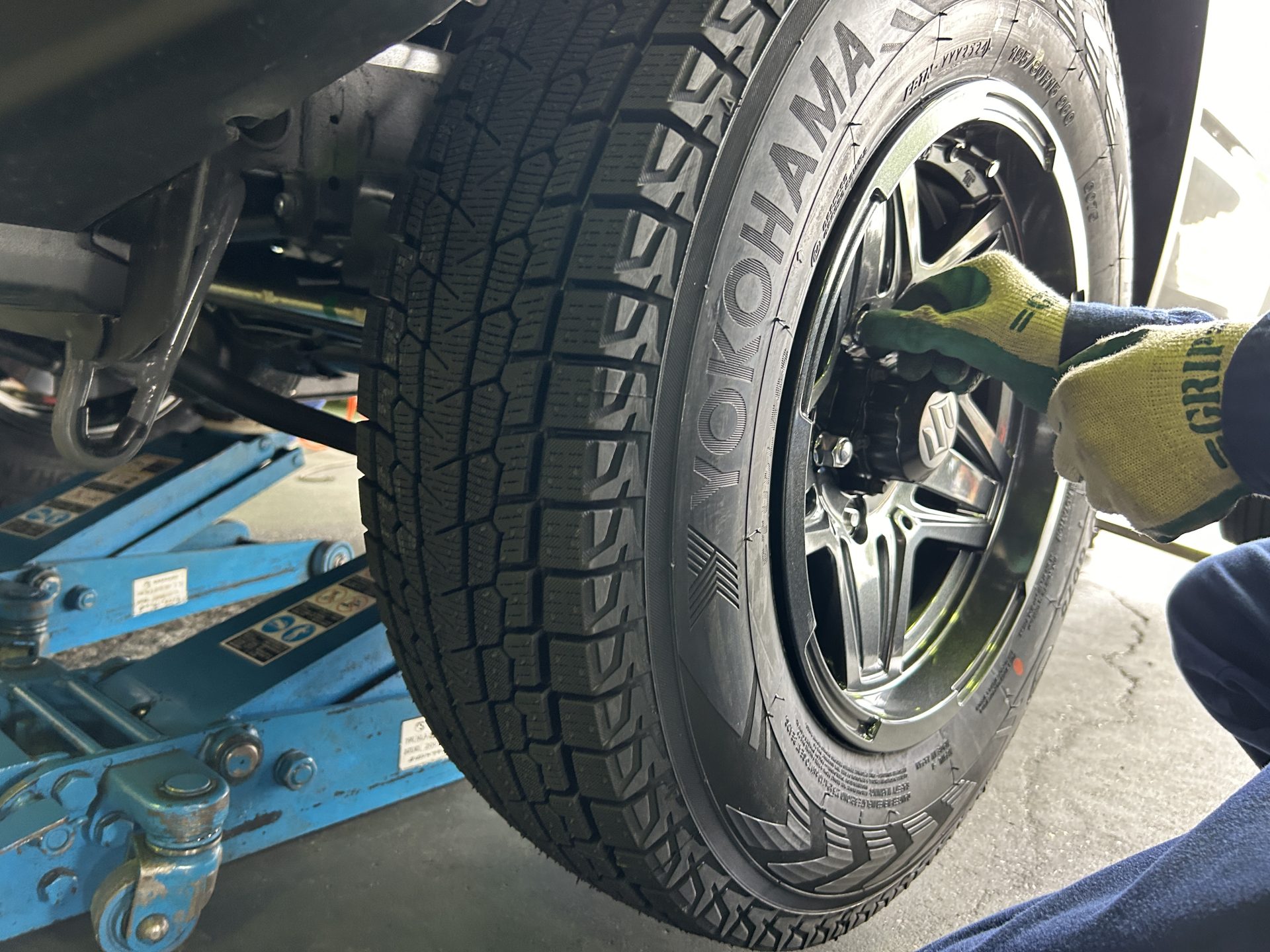 スタッドレスタイヤ装着⇒ジムニーシエラ×ヨコハマ アイスガードSUV