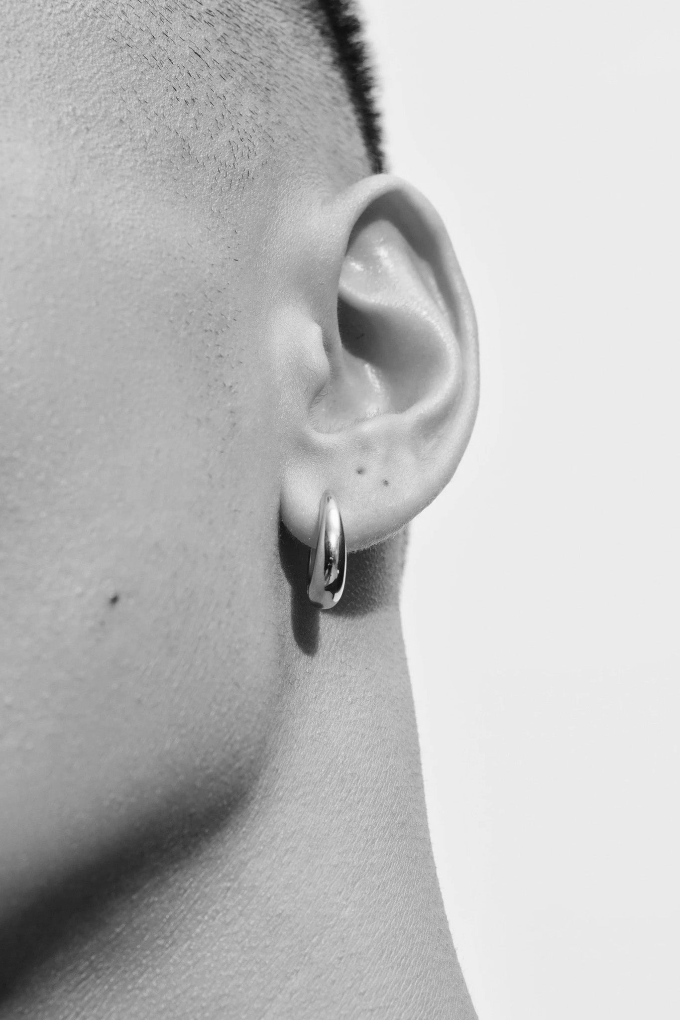 Gold Liz Hoops - Tom Wood – Assembly New York