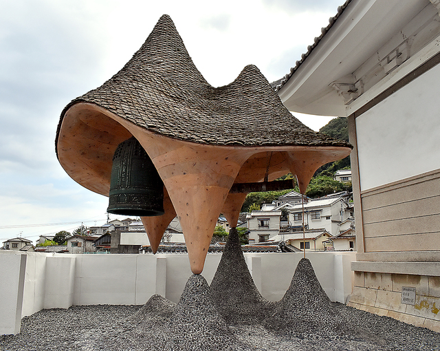 建モノがたり）称名寺・鐘撞堂 広島県呉市：朝日新聞