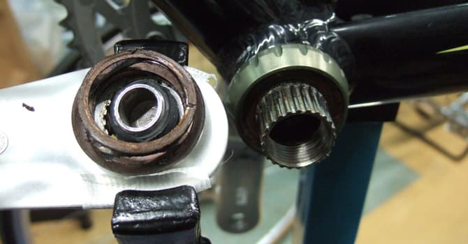 初めて作業したパワートルクのクランク取り外し - アティックの店長