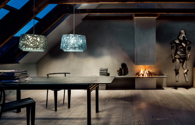 Collage（コラージュ）視点によって変化する繊細な光と影