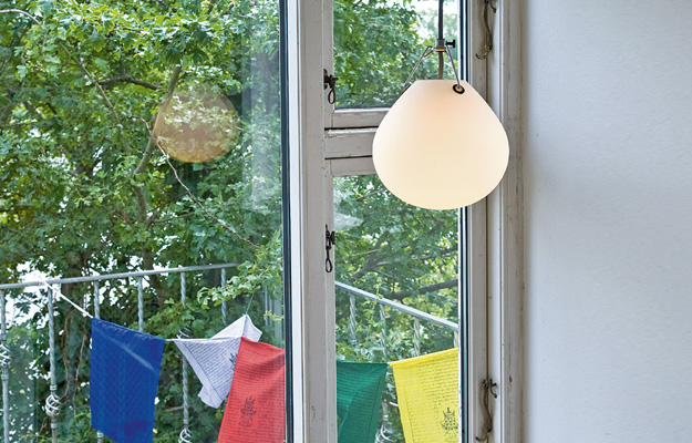 Moser（モザー）柔らかな光を灯す、しずくのような照明 - attract