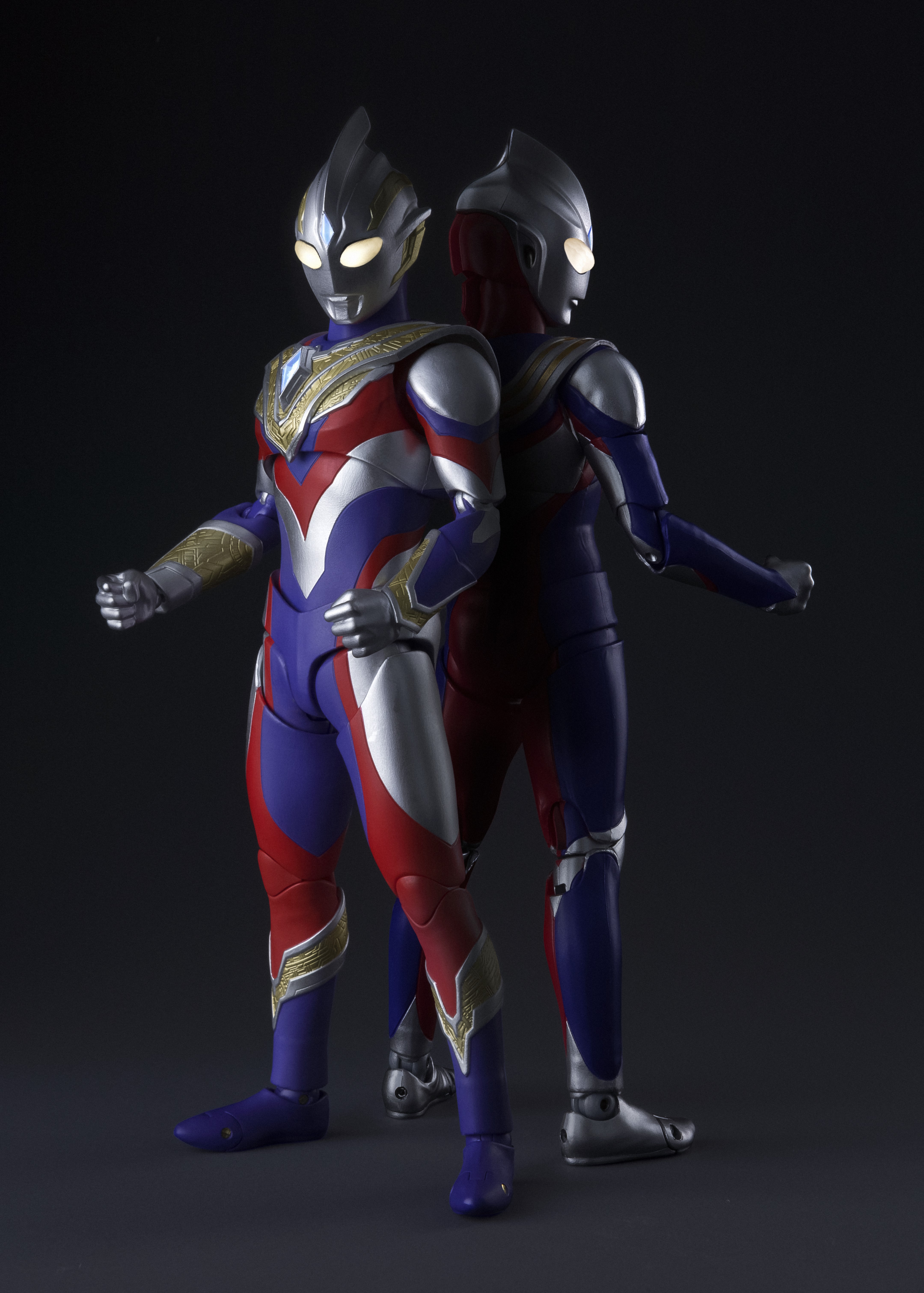 ウルトラマントリガー」の約15cmの可動式フィギュア 円谷