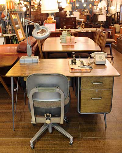 antique & Vintage furniture at's(アッツ)□ / インダストリアル