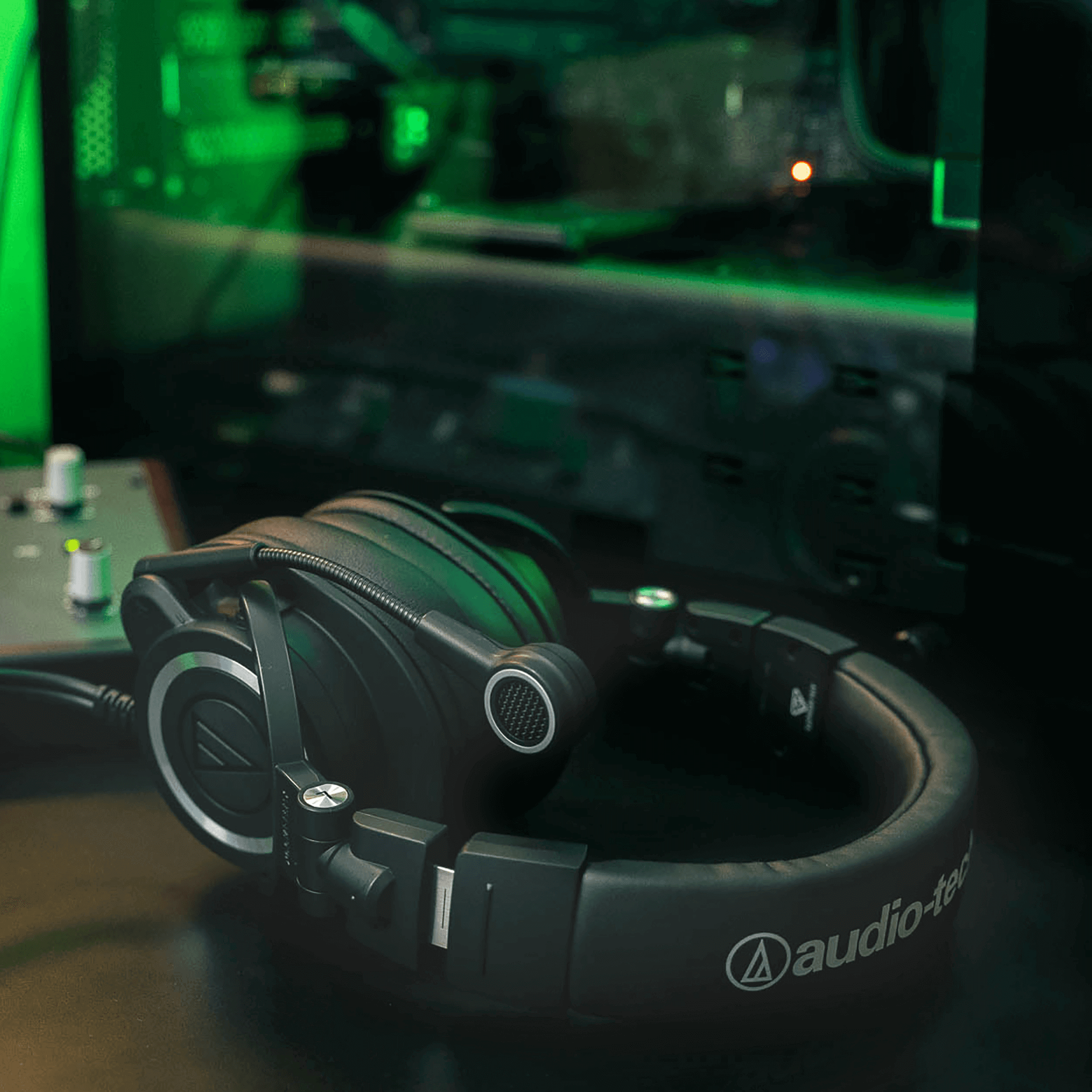 Streaming Headset | ATH-M50xSTS StreamSet | Audio-Technica | Audio