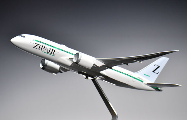 なぜZIPAIRの787は白なのか JAL初期導入機活用の思惑