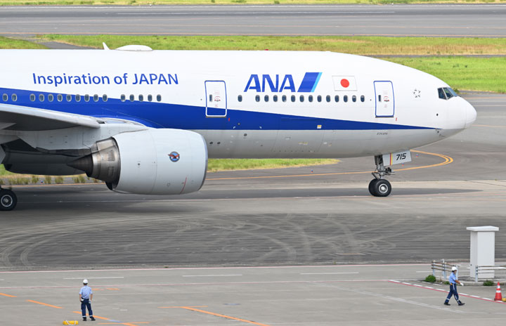 国内線機材】ANA B777-200 JA717 1/400 ボーイング ANAのボーイング777