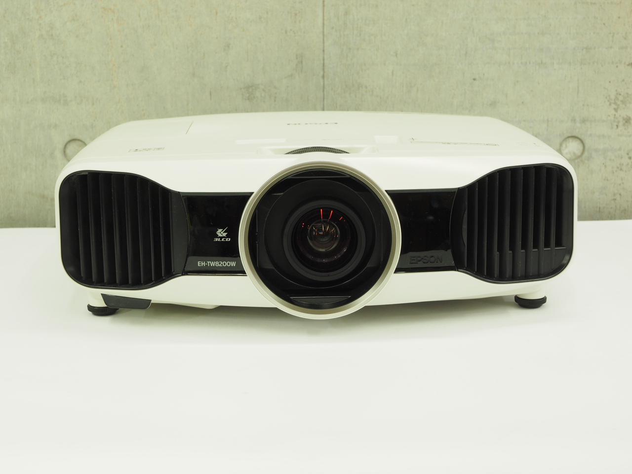 EPSON EPSON EMP-TWD3 美品 DREAMIOプロジェクター EMP-TWD3 EMP-TWD3