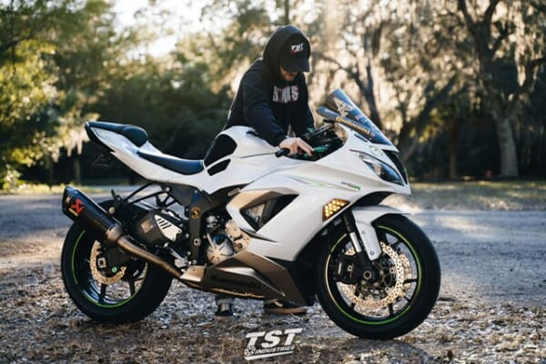 ZX-25R 専用 カスタムLEDフロントウインカー｜AxxL