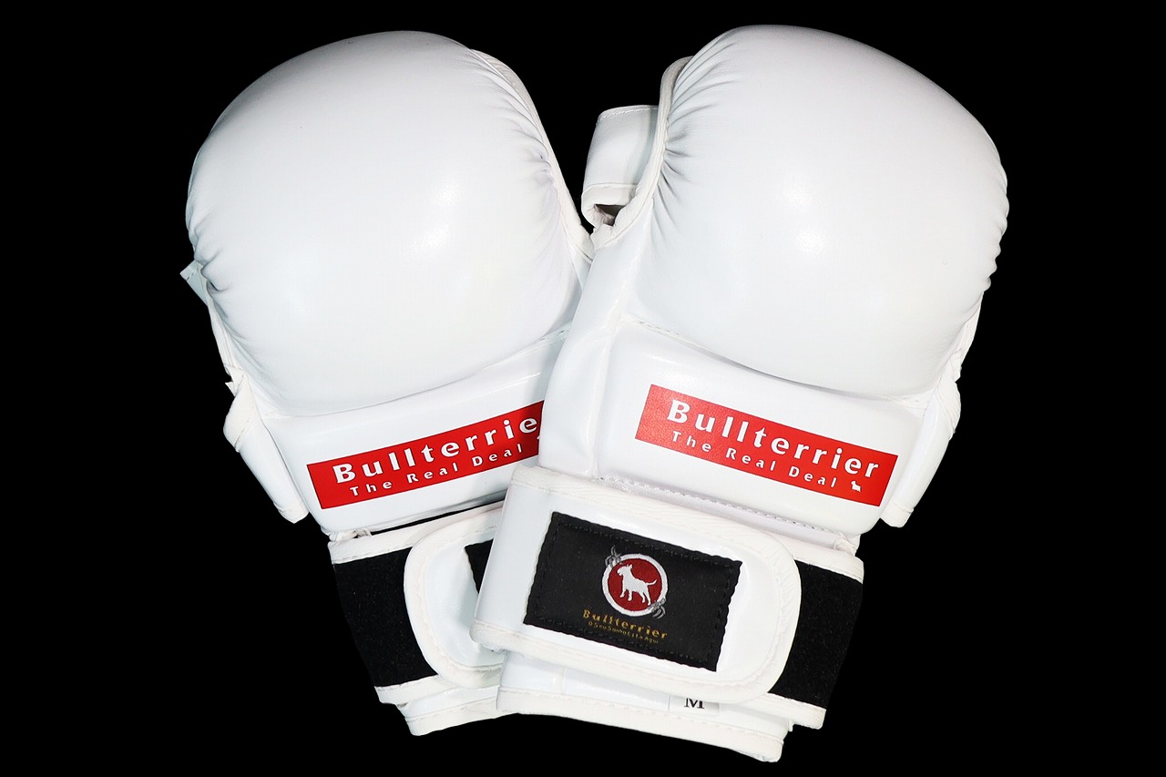 オープンフィンガーグローブ