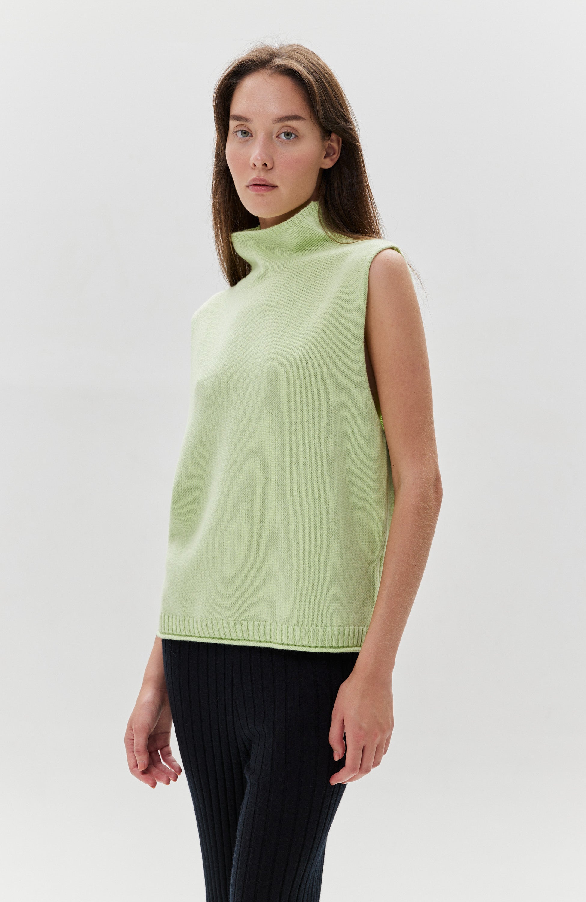 Mockneck cashmere vest TOVA By LISA YANG - Shop Online at BEIGE BROWN