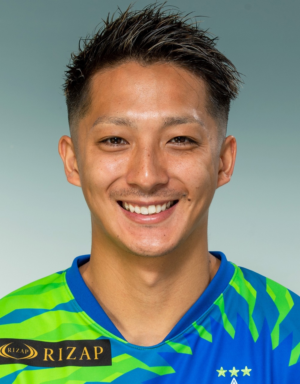 2020 TOP TEAM] 3 DF 馬渡 和彰 « 湘南ベルマーレ公式サイト