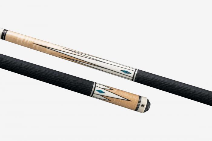Adam | ビリヤード用品・キュー販売のベル インターナショナル