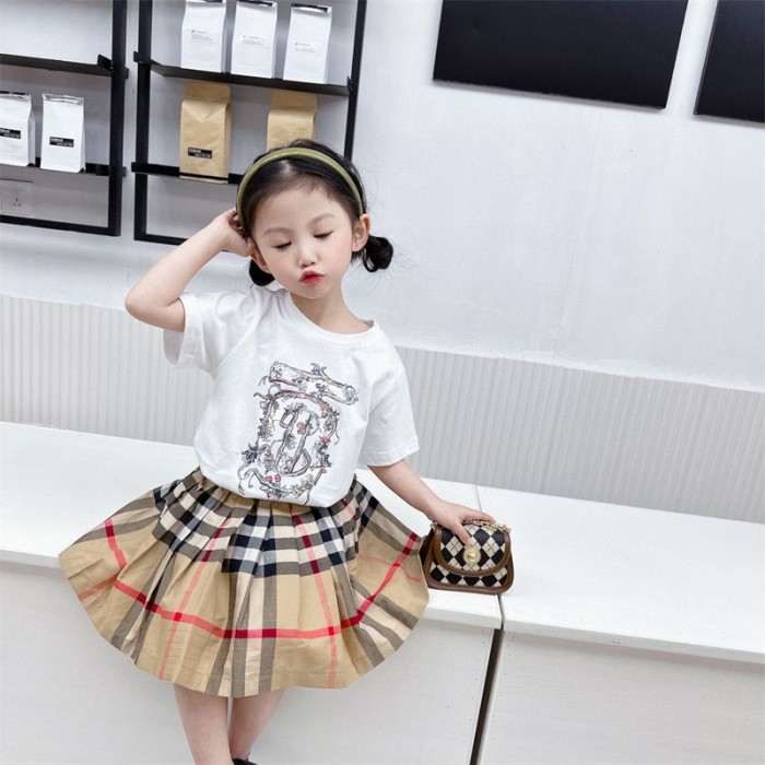 バーバリー Burberry 子供服 Tシャツ スカート セット服 ファッション