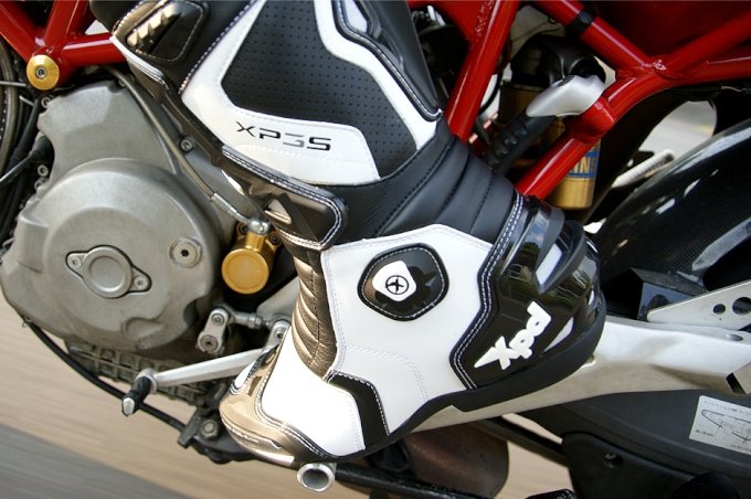 Xpd XP-3S レーシングブーツ バイク用品インプレッション バイクブロス