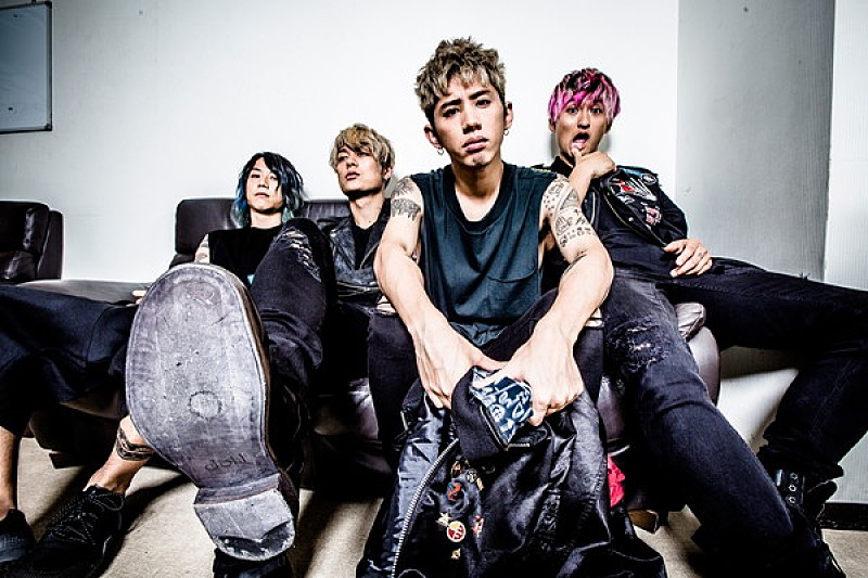 ONE OK ROCK 11万人動員の渚園ライブ映像＆オフショット使用の「Taking