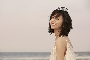 宇多田ヒカル『初恋』シリアルナンバー入り生産限定アナログ盤リリース