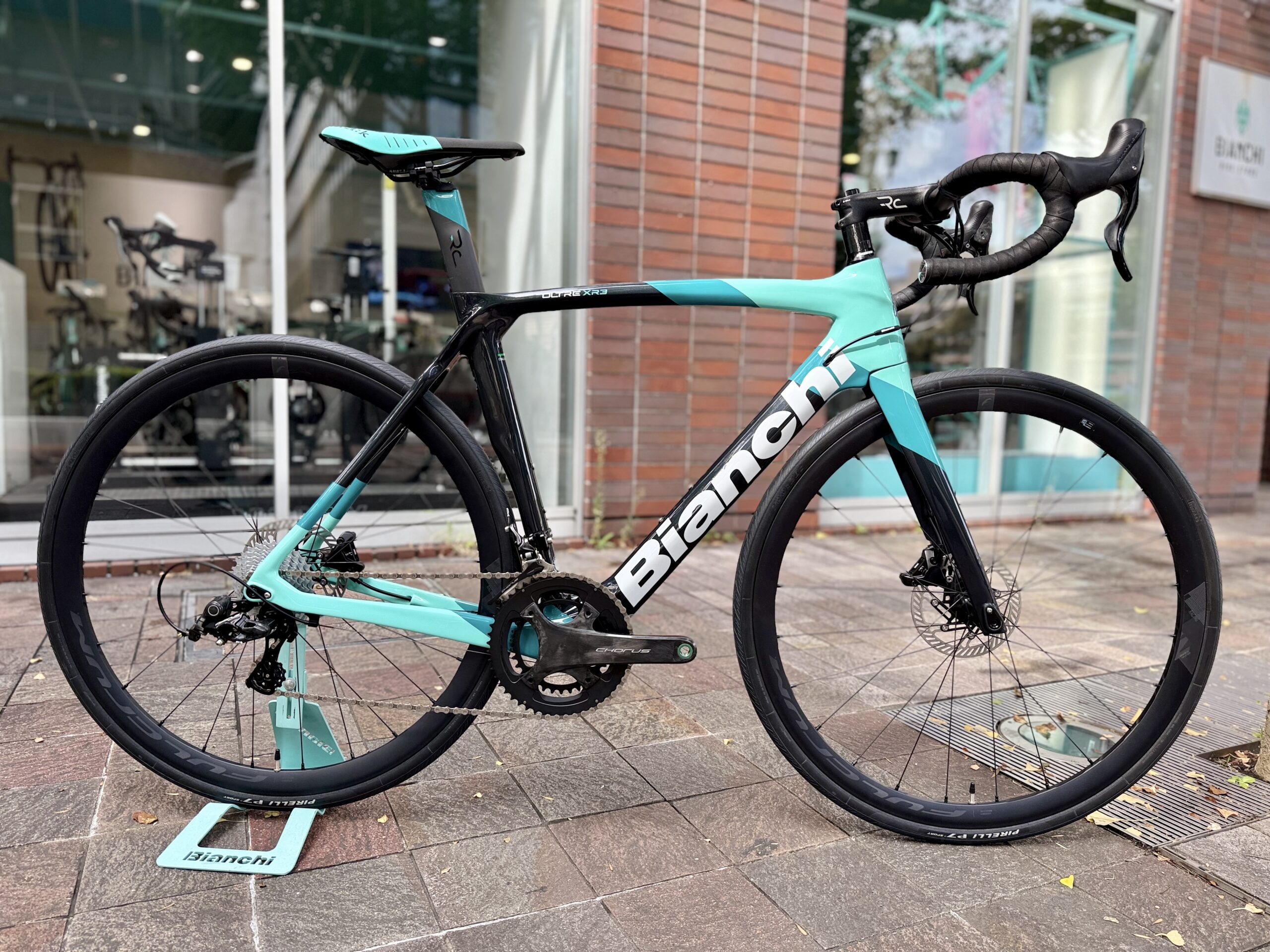 横浜】新たに「OLTRE XR3 CHORUS 12s」が入荷いたしました！ - BIANCHI