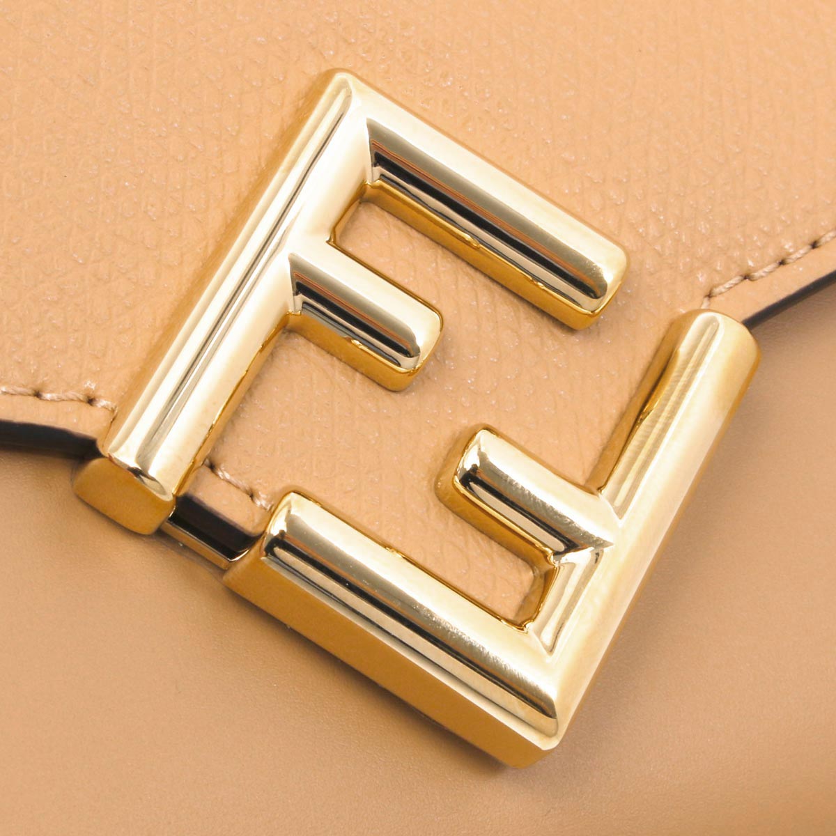 よ*リ様 FENDI FFロゴ 長財布 ベージュ/ダークブラウン 箱付き よ*