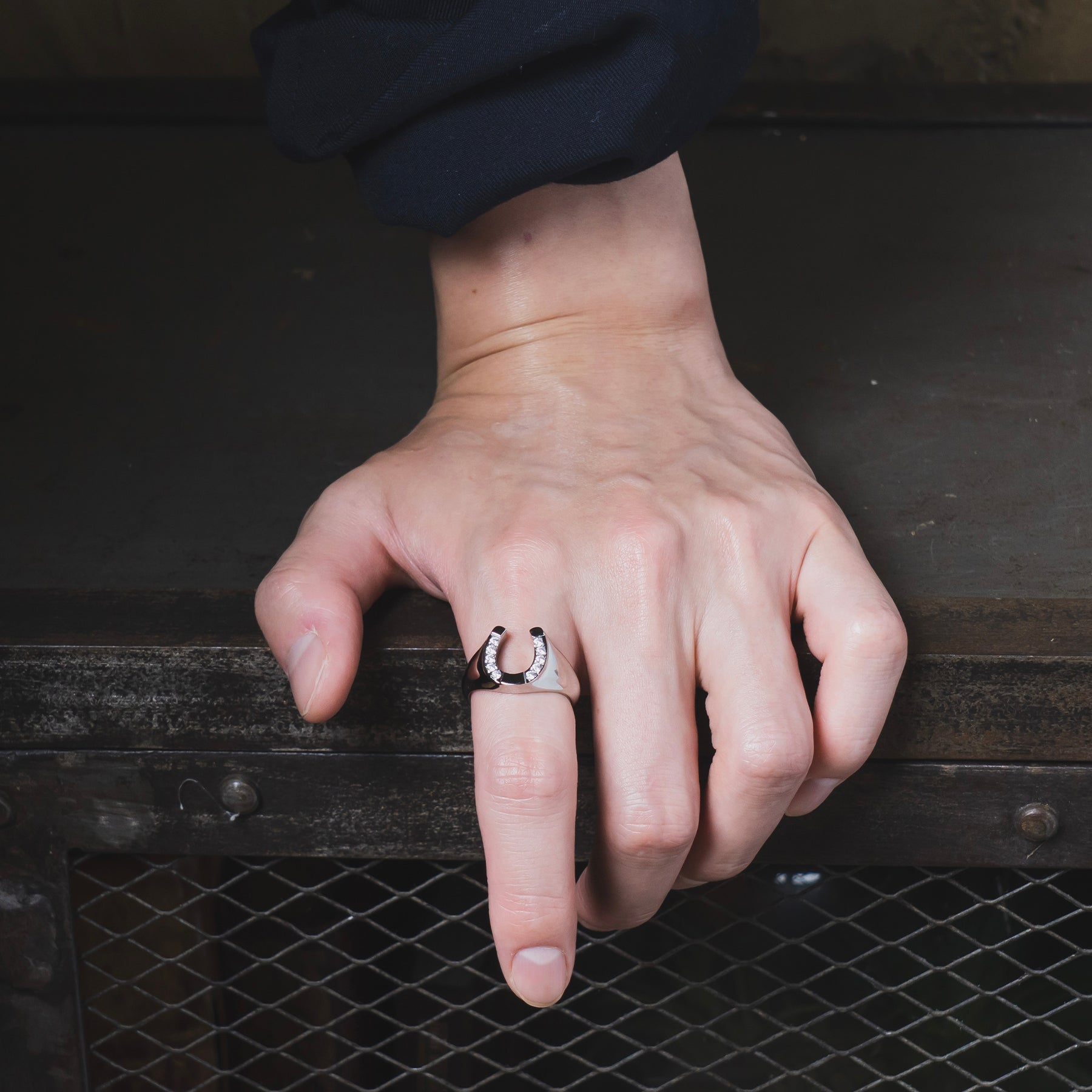 ホースシューリング / SGR-405 – BLESS