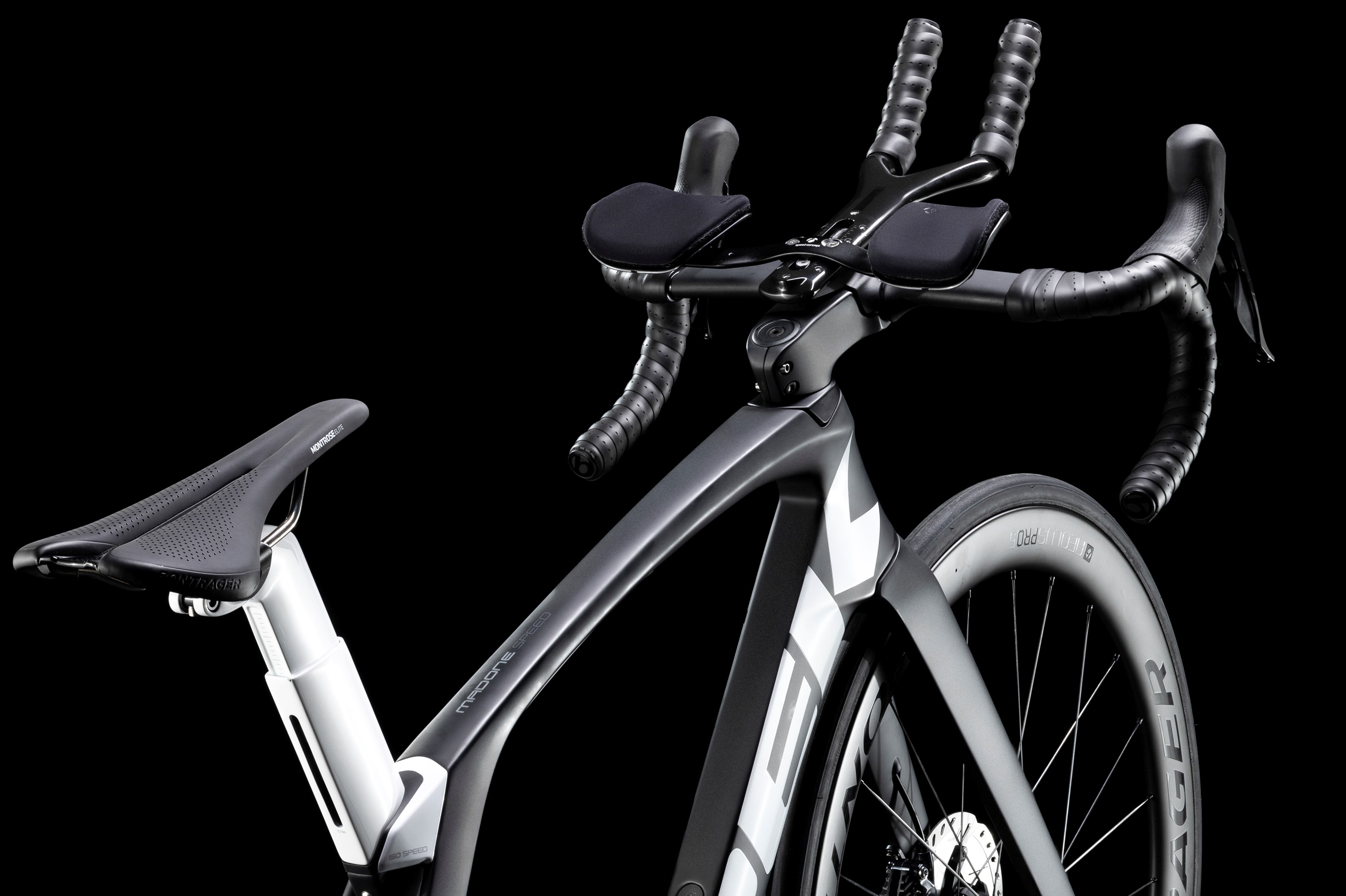 マドンSLRに専用DHバーが取り付け可能に！Madone SLR6 Disc Speedも