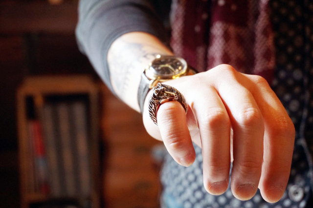 PEANUTS & Co. TWO FACE HORSE RING B.S.W. market place