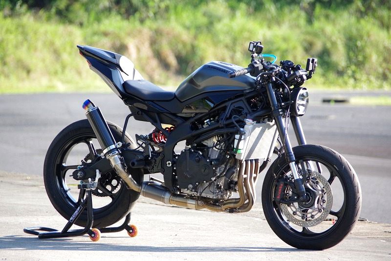 ネイキッド化したZX-25R SE（2023）のカスタムのレポート