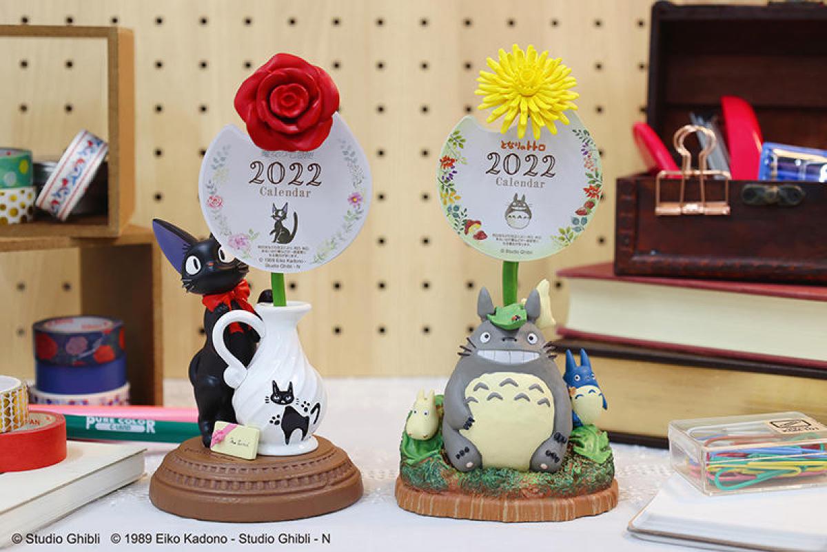 新製品】「となりのトトロ」「魔女の宅急便」2022年立体カレンダー｜